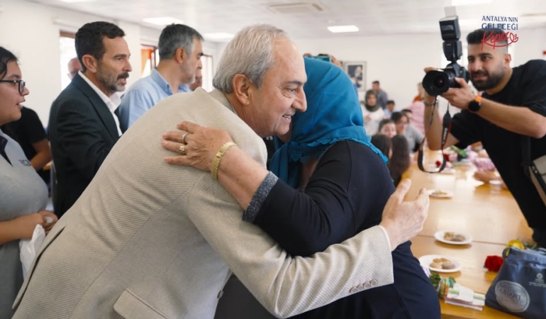 Anneler Günü’nde Huzurevinde Sevgi Dolu Ziyaret!