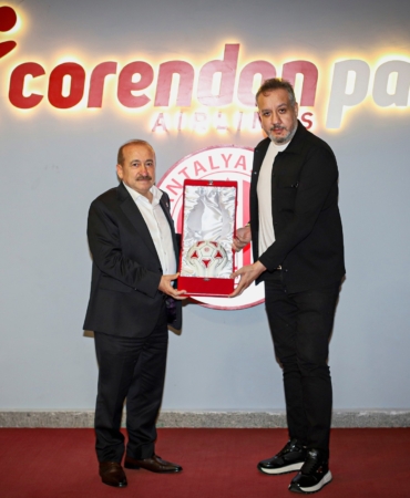 Başkan Boztepe’den Yılmaz’a Anlamlı Hediye!