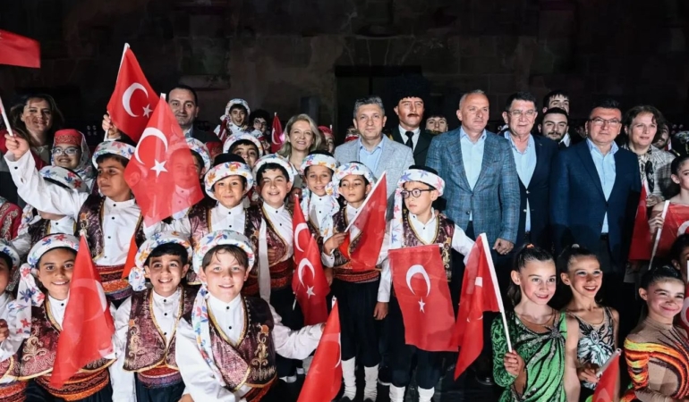 Gençler, Aspendos’ta Bağımsızlık Ruhunu Canlandırdı!