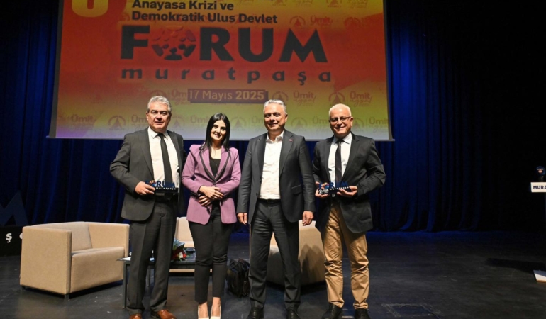 Cumhuriyetin Geleceği: Bütünlük ve Demokrasi