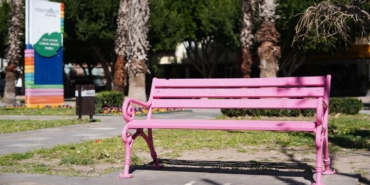 Rengarenk Banklar ile Konyaaltı’nda Neşe Yayılıyor!