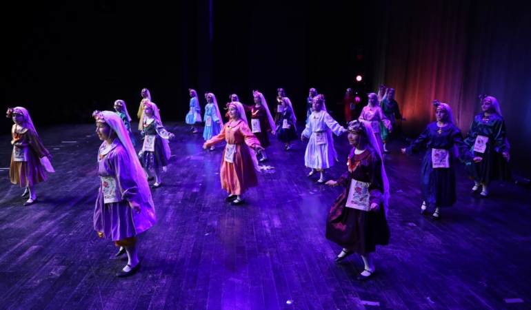 220 Dansçıyla Kültürel Mirası Sahneye Taşıdı!