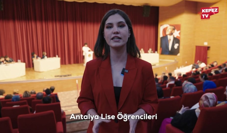 Gençler Münazara Turnuvası’nda Fikirlerini Paylaştı