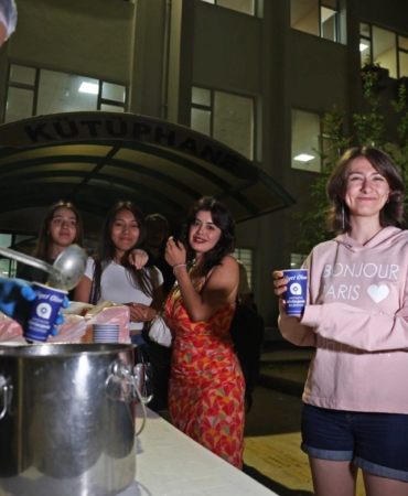 Sınav Döneminde Öğrencilere Sıcak Çorba İkramı!