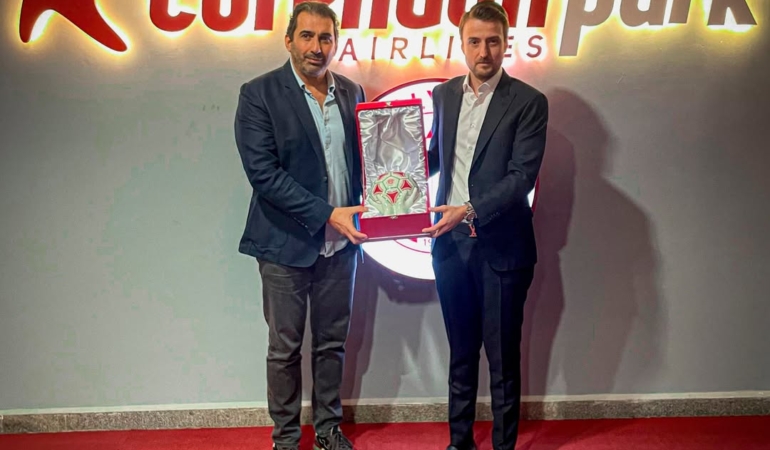 Antalyaspor’dan Trabzonspor’a Anlamlı Hediye