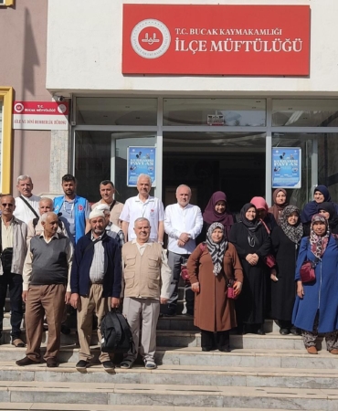 Bucak’ta Hacı Adaylarına Dualarla Uğurlama Töreni