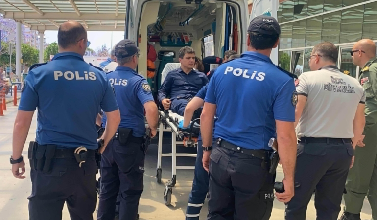 Antalya’da Helikopter Acil Olarak Denize İndi!