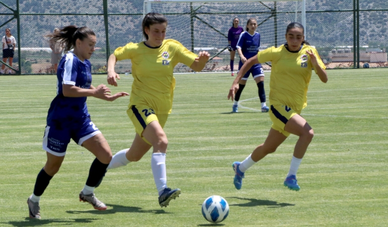 Kadınlar Futbol Şampiyonası Burdur’da Start Aldı!