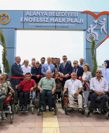 Alanya’da Engelleri Kaldıran Plaj Açıldı!