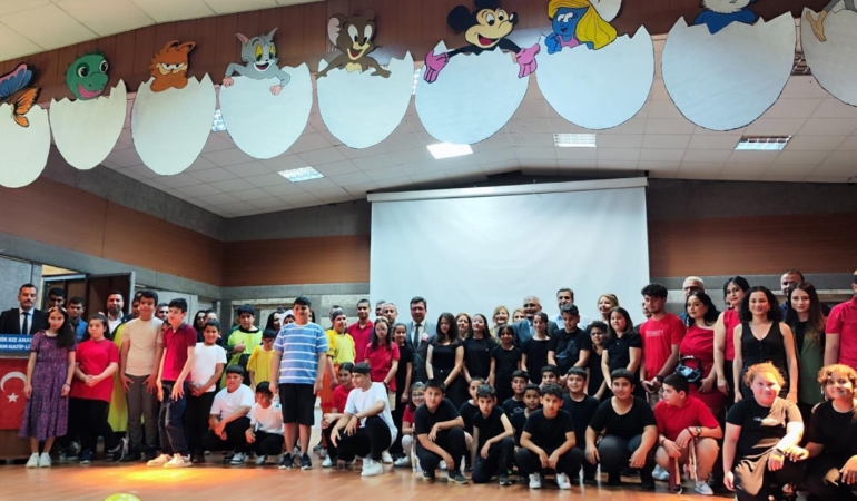 Serik’te Özel Öğrencilerden Renkli Gösteriler