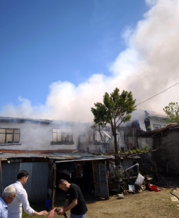 Burdur’da Yangın: İki Ev Kül Oldu!