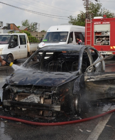 Seyir Halindeki Araç Alev Alev Yandı!