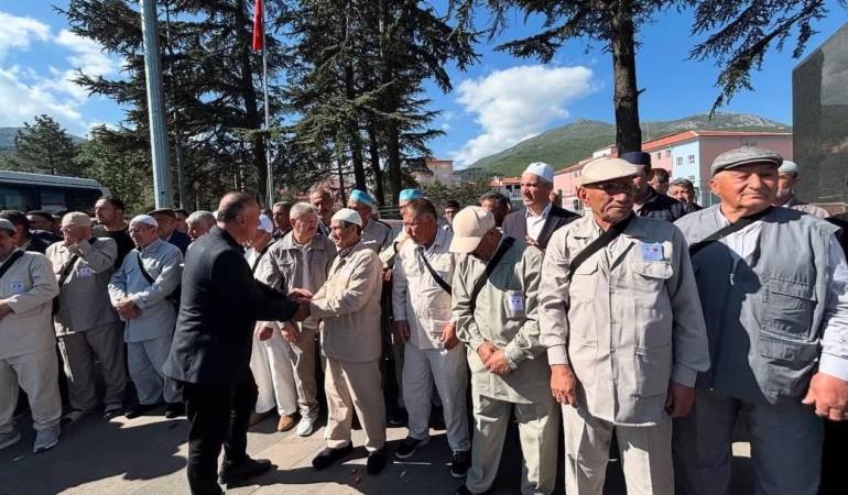 Hacı Adayları Çay’dan Kutsal Topraklara Uğurlandı