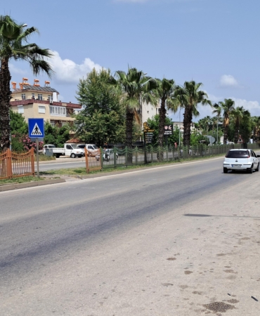 Otomobilin Çarptığı Bisikletli Çocuk Ağır Yaralandı