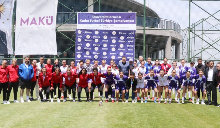 Nişantaşı Üniversitesi Kadın Futbolda Şampiyon!