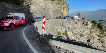 Uçuruma Yuvarlanan Araçta 1 Ölü, 1 Yaralı