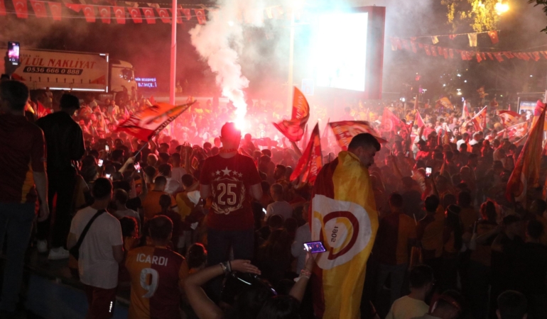 Antalya’da Galatasaray Şampiyonluğu Coşkuyla Kutlandı