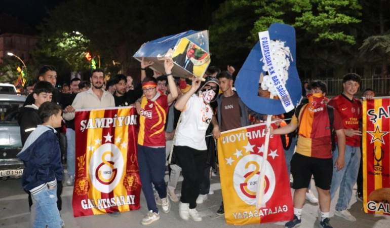 Sandıklı’da Galatasaray Şampiyonluğu Coşkuyla Kutlandı!