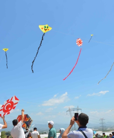Serik’te Renkli Uçurtma Şenliği Coşkusu