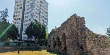 Zamana Direnen Roma Hamamı Lüksün Arasında