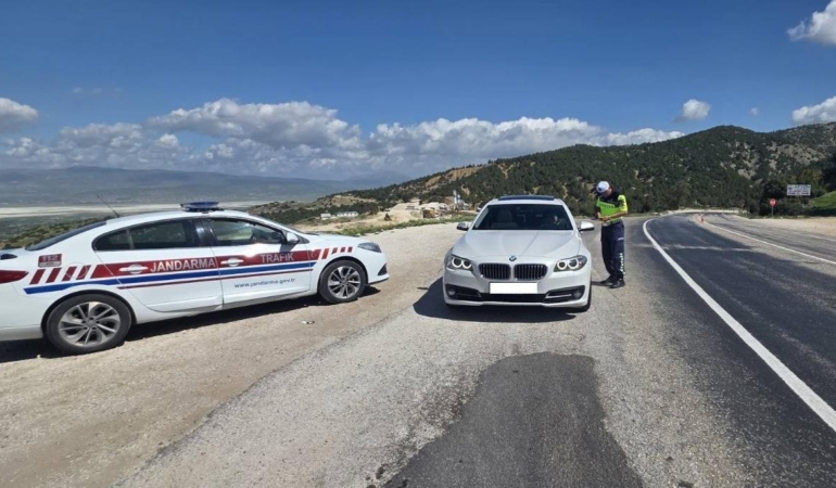 5 Günde 90 Araç Trafikten Men Edildi!