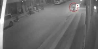 Motosiklet Konteynere Çarpıp Savruldu!