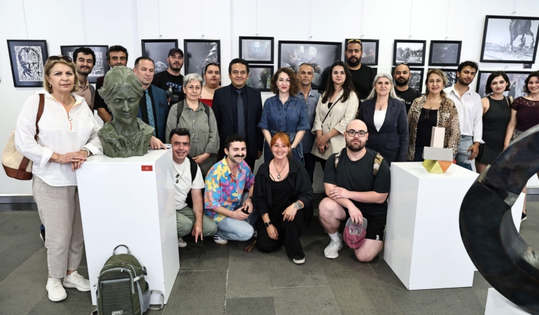 Ata’ya Saygı: Genç Sanatçılardan Anlamlı Sergi