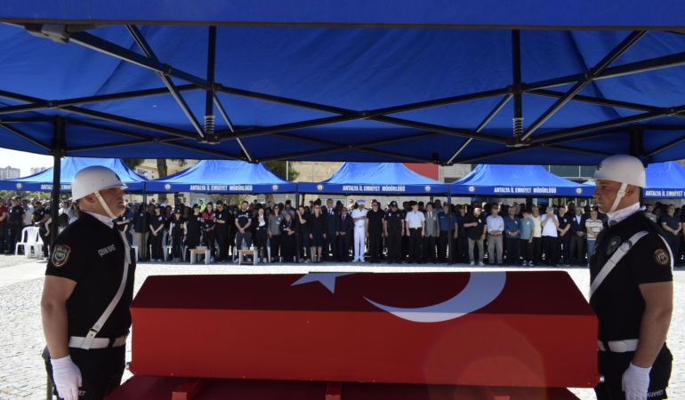 Kalp Kriziyle Hayatını Kaybeden Polise Veda