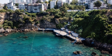 Antalya’da Falez Plajları Mavi Bayrakla Gururlandı!