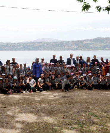 Öğrenciler Eğirdir Gölü’nde Temizlik Yaptı