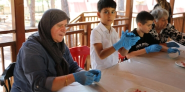 Torunlar ve Nineler, Gülüklü Çorba Yapıyor!