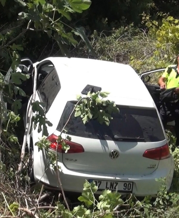 Bahçeye Giren Araçta Sürücü Yaralandı!