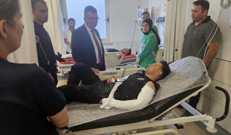 Yunus Ekibi Kaza Geçirdi, İki Polis Yaralandı!