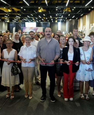 Konyaaltı’nda Renkli Sanat Eserleri Sergilendi!