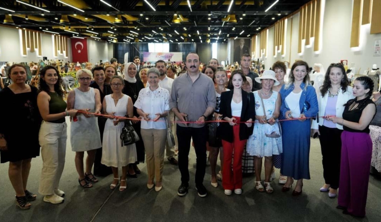 Konyaaltı’nda Renkli Sanat Eserleri Sergilendi!