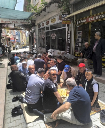 Sandıklı’da Adak Pilav Geleneği Yaşatılıyor!