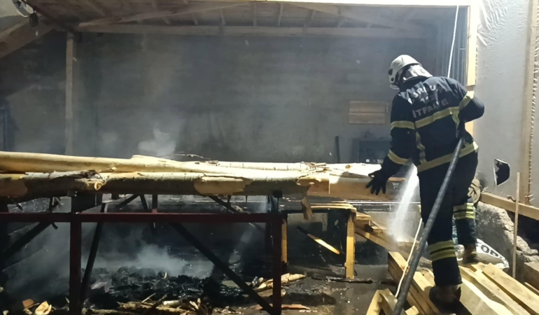 Burdur’da Hızar Atölyesinde Yangın Çıktı!