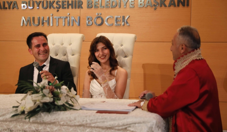 Özel Tarih İçin 1 Yıl Beklediler!