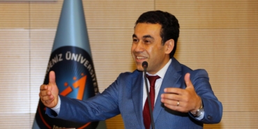 Eski Dekanın Profesörlük Unvanı İptal Edildi