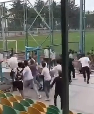 Amatör Maçta Taraftar Kavgası: 2 Yaralı