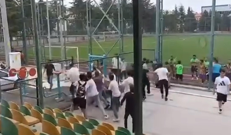 Amatör Maçta Taraftar Kavgası: 2 Yaralı