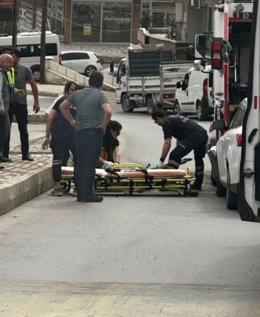 Otomobil Çöp Kamyonuna Çarptı: 1 Yaralı!