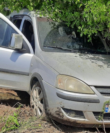 Bucak’ta otomobil şarampole devrildi: 2 yaralı