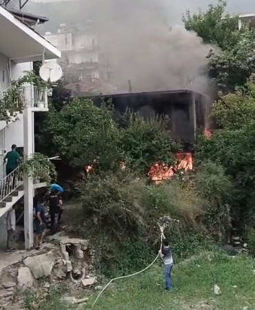 Alanya’da Kullanılmayan Evde Yangın Çıktı!