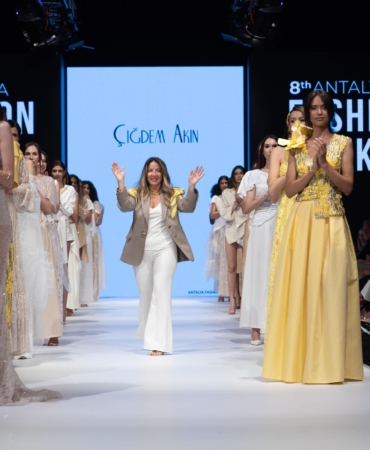 Antalya Fashion Week: Modanın Kalbi Burada Atıyor!