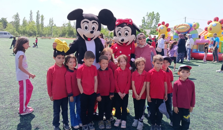 Ağlasun’da Neşeli Çocuk Oyunları Şenliği!