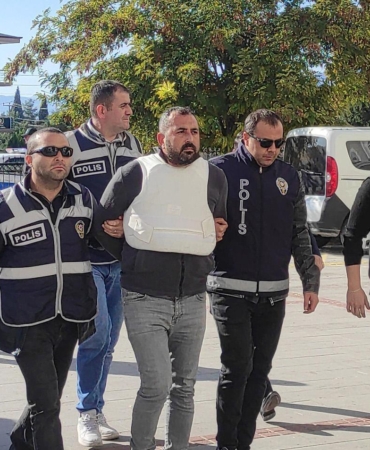 Alkollü Mekanda Husumet Cinayeti: 1 El Ateş