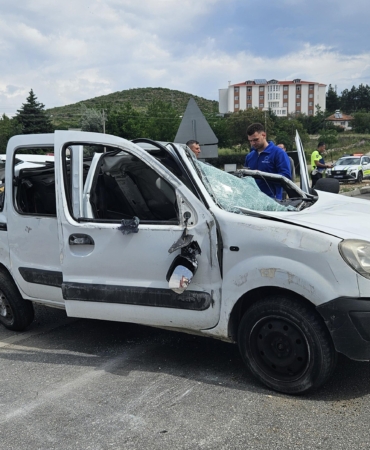 Bucak’ta Feci Kaza: 3 Yaralı Hastaneye Kaldırıldı!
