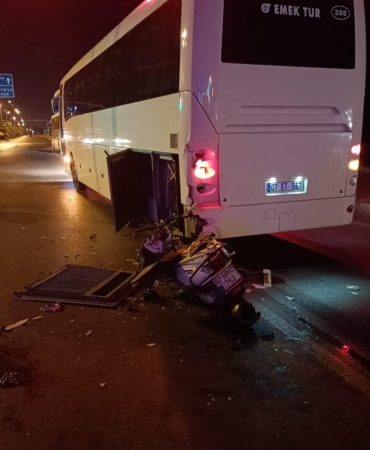 Motosiklet Midibüse Çarptı, Sürücü Hayatını Kaybetti