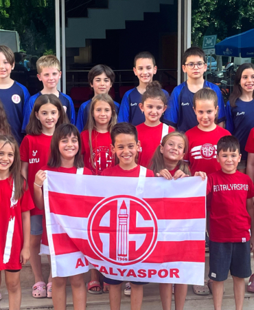 Minik Yüzücülerden Büyük Başarılar!